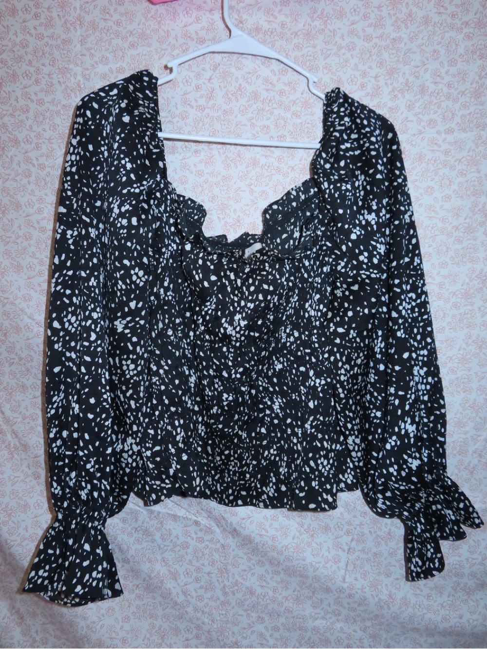 a new day Black and White Printed Long-Sleeve Peasant Blouse